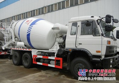 的东风12方散装水泥罐车