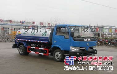 哪里卖东风洒水车小型4-5吨洒水车生产厂家东风洒水车价格
