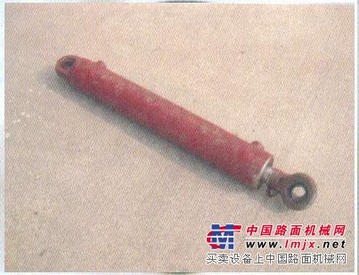 ABG423摊铺机伸缩油缸价格