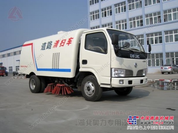 東風福瑞卡小型掃路車多少錢,5噸路麵清掃車,廠區機場掃地車