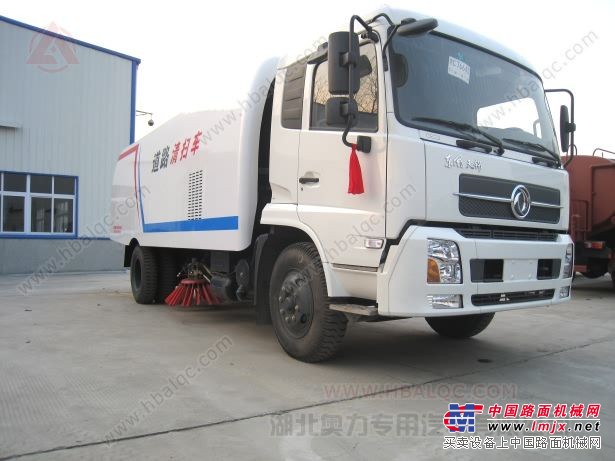 东风天锦大型扫路车