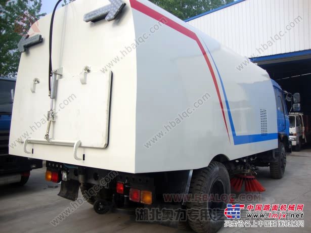 东风153大型扫地车