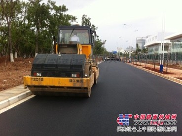 出租攤鋪機，壓路機，拌合樓等路麵機械