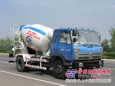 搅拌车厂家低价直销   13886864998