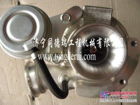 小松价格调整 pc70-8增压器 发动机配件