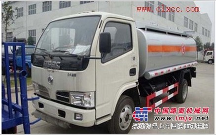 东风153油罐车