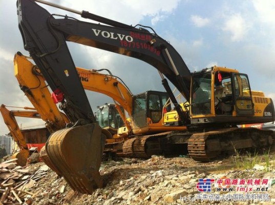 廣西來賓市9成新二手沃爾沃EC290BLC Prime挖掘機