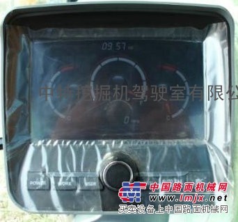 现代挖掘机215-9仪表盘