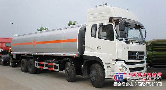 供應東風天龍前四后八油罐車