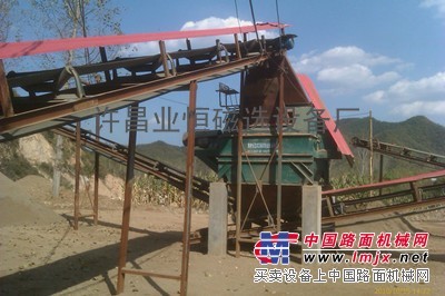 供应新疆戈壁滩贫矿富集专用铁矿石干选机