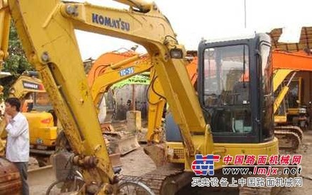 供应日系耗油量的二手挖掘机 小松pc50mr-2