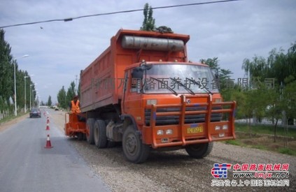 碎石撒布机不改车、不占车、与车同步