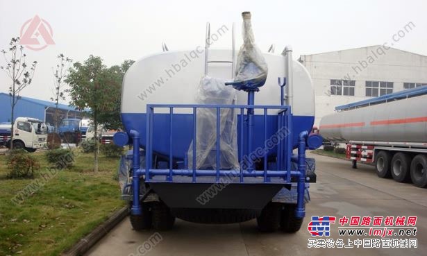 东风145多功能喷洒车