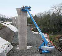 朝陽區(qū)出租高空作業(yè)車 租賃液壓式升降機(jī) 園林修剪