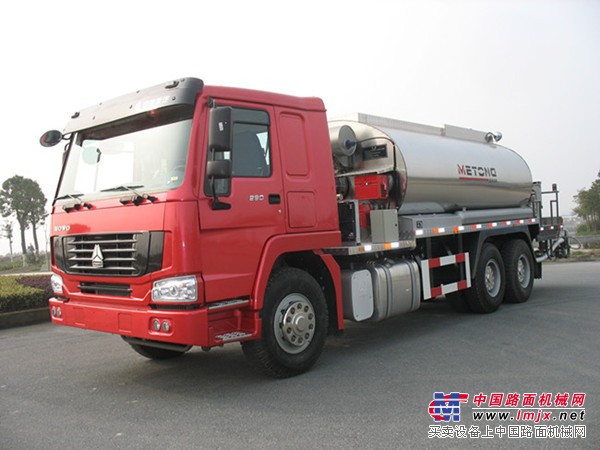 智能型沥青洒布车