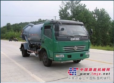 东风多利卡吸污车