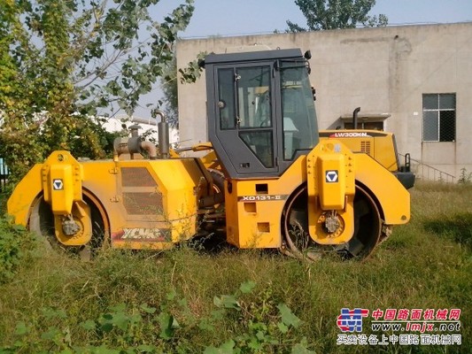 急需出租徐工压路机一辆，有意者联系15862161883