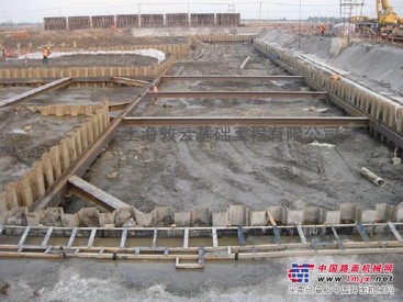 云南拉森桩钢板桩出租、打拔施工