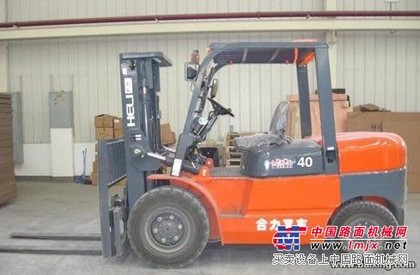 供应阳泉二手叉车13651238551