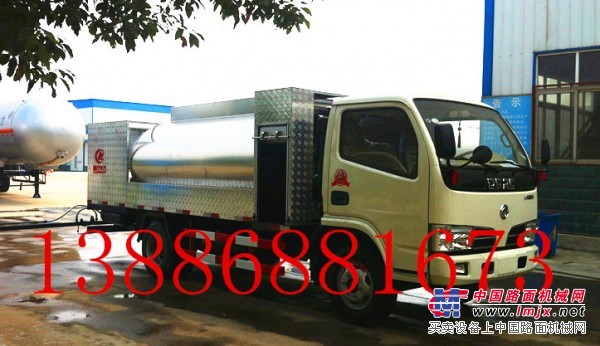 供应程力威牌东风福瑞卡3-4吨智能型（国产件）沥青洒布车