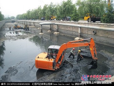 出租水陆两用挖掘机 卡特力水陆挖掘机 河道清淤好助手
