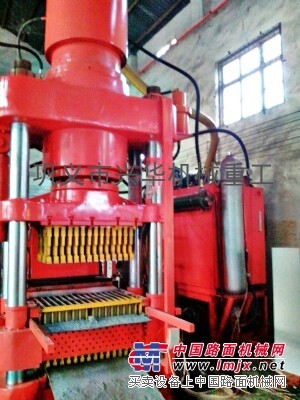 黑龙江省兴华实现高产量的液压砖机设备让砖机走向世界