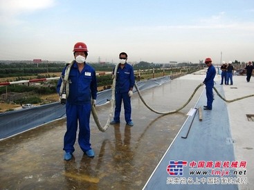 青岛润鼎路桥抛丸机|混泥土路面抛丸机|高铁抛丸机