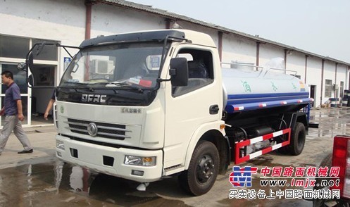 東風灑水車5噸︱7噸︱廠區灑水車