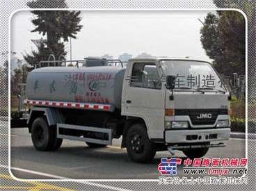 江铃国四公路专用5吨洒水车年前在哪买上户无忧有现车？