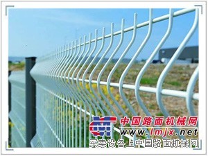 供应广州专业护栏网生产商，护栏价格