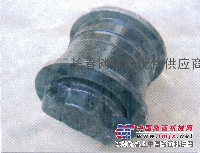 供应三一LTU90SC支重轮 价格实惠