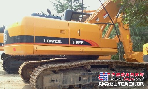 福田雷沃二手挖掘机 2011年的FR225E 600小时出售
