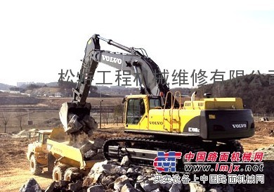 昭通沃尔沃挖掘机无力维修：13883997117