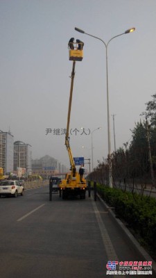 北京租赁升降车顺义出租车载摇臂车租赁路灯维护作业车