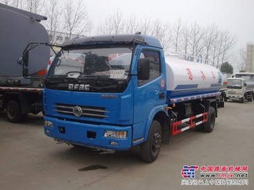 8吨洒水车