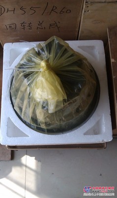 小松60-7行走马达