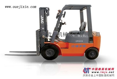 供应1-1.8T/平衡重式内燃叉车-烟台欧一机械