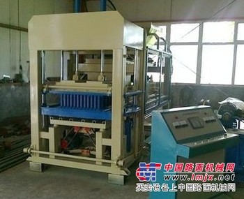 供应鸿达草坪砖机