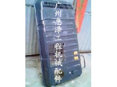 小松挖掘机发动机引擎盖