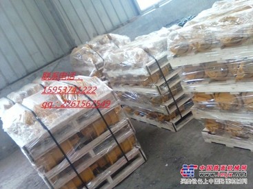 供应山推TY220双边支重轮