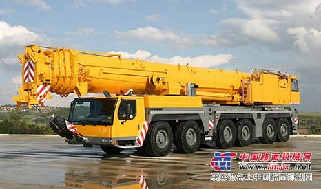 萝岗无人不知无人不晓的吊车吊机出租公司