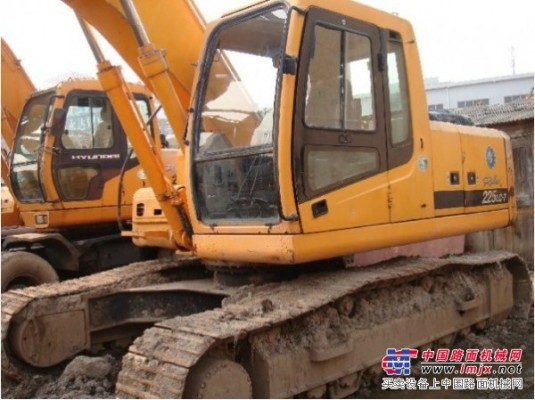 上海二手現代挖掘機，二手現代225-7挖掘機