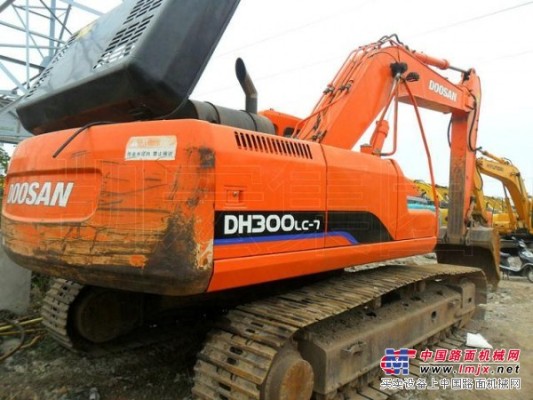 上海二手大宇挖掘機，二手鬥山DH300-7挖掘機