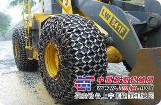 3吨铲车轮胎保护链17.5-25轮胎保护链