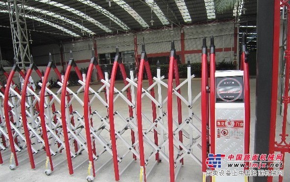 解析武汉红翔机电设备硚口区伸缩门维修厂家