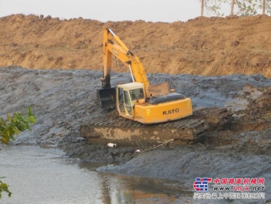 专业湖泊清淤水库清淤的水陆两用挖掘机尽在道明水利