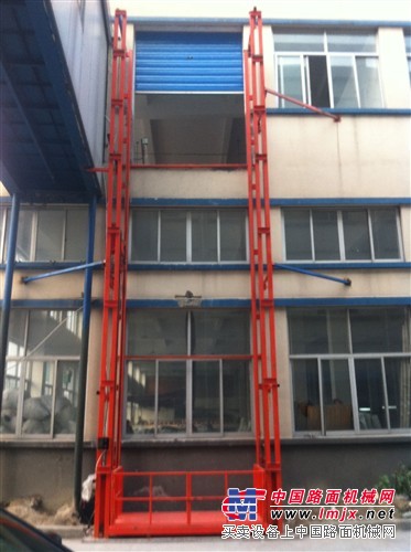 供应绩溪液压货梯18605538569