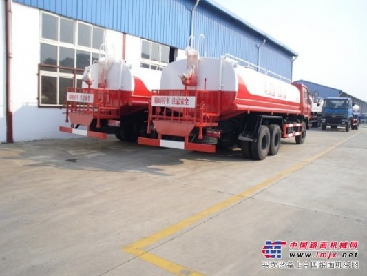 江西省小型消防洒水车价格13677215425