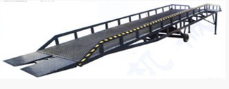 泰興市蘇中裝卸機械廠供應專業的支腳式登車橋_托盤搬運車支腳式