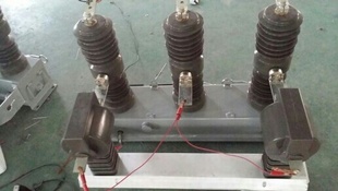 厂家供应ZW32-12真空断路器带计量_优质ZW32-12D户外真空断路器品牌推荐